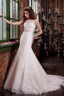 Abito da Sposa con Applique Barchetta Naturale in Pizzo Conservatore